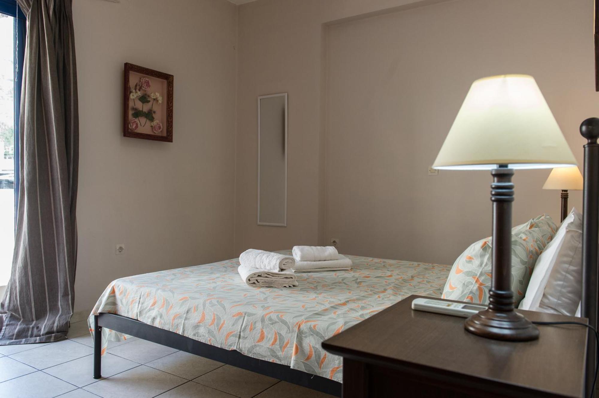 Kamari Blue Apartments Kalamata Esterno foto